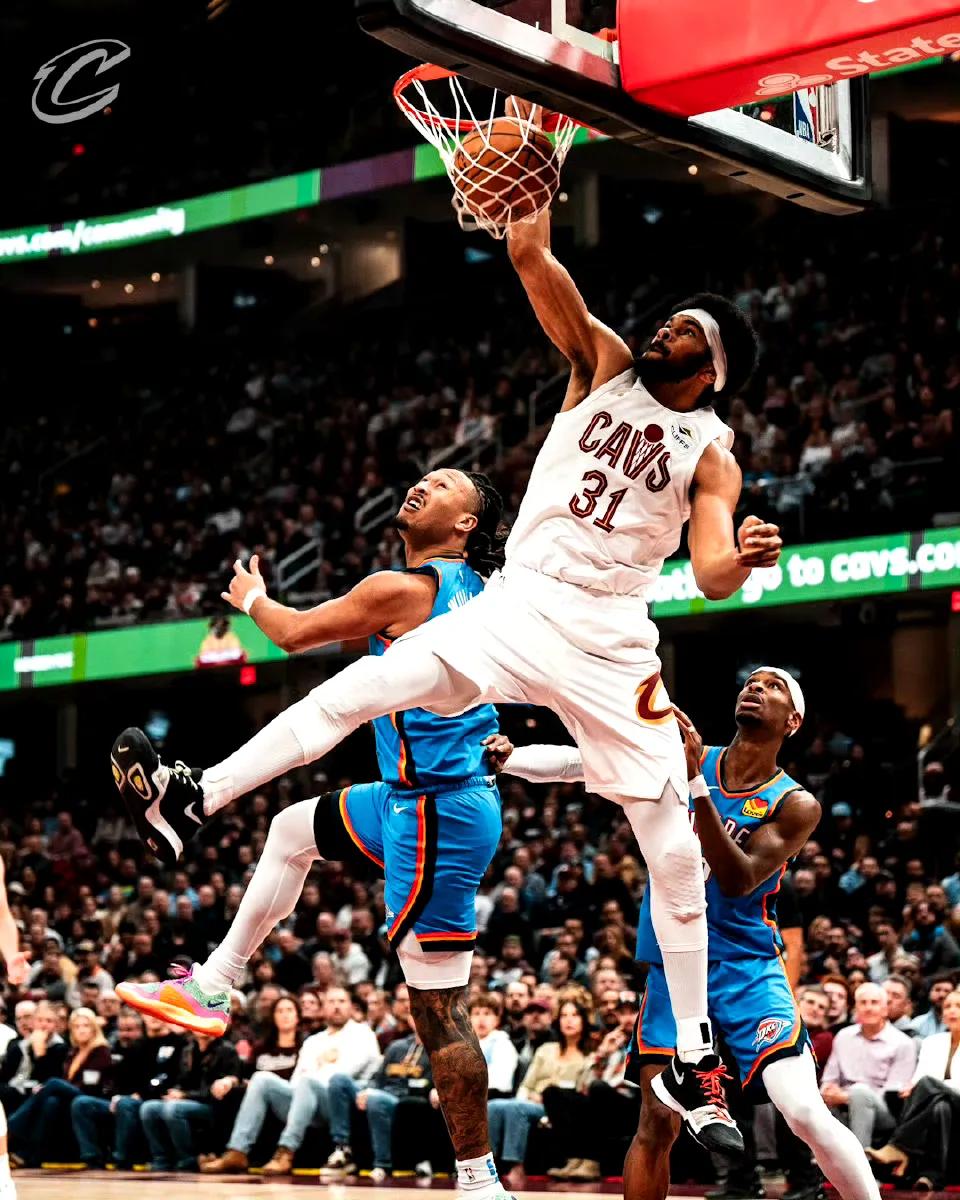 德约科维奇迎来二十赛季出色发挥，掘金观众热烈欢呼！